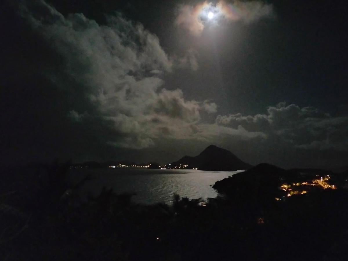 Les Hauts De La Baie Terre-de-Bas Exteriör bild